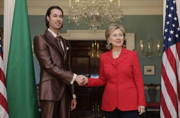 Ο μουτασίμ Καντάφι σε παλαιότερη συνάντησή του με την Χίλαρι Κλίντον
