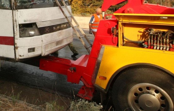 Δίπλωσε πάνω στον δρόμο λεωφορείο στα ορεινά της Ξάνθης! Δίπλωσε πάνω στον δρόμο λεωφορείο στα ορεινά της Ξάνθης!
