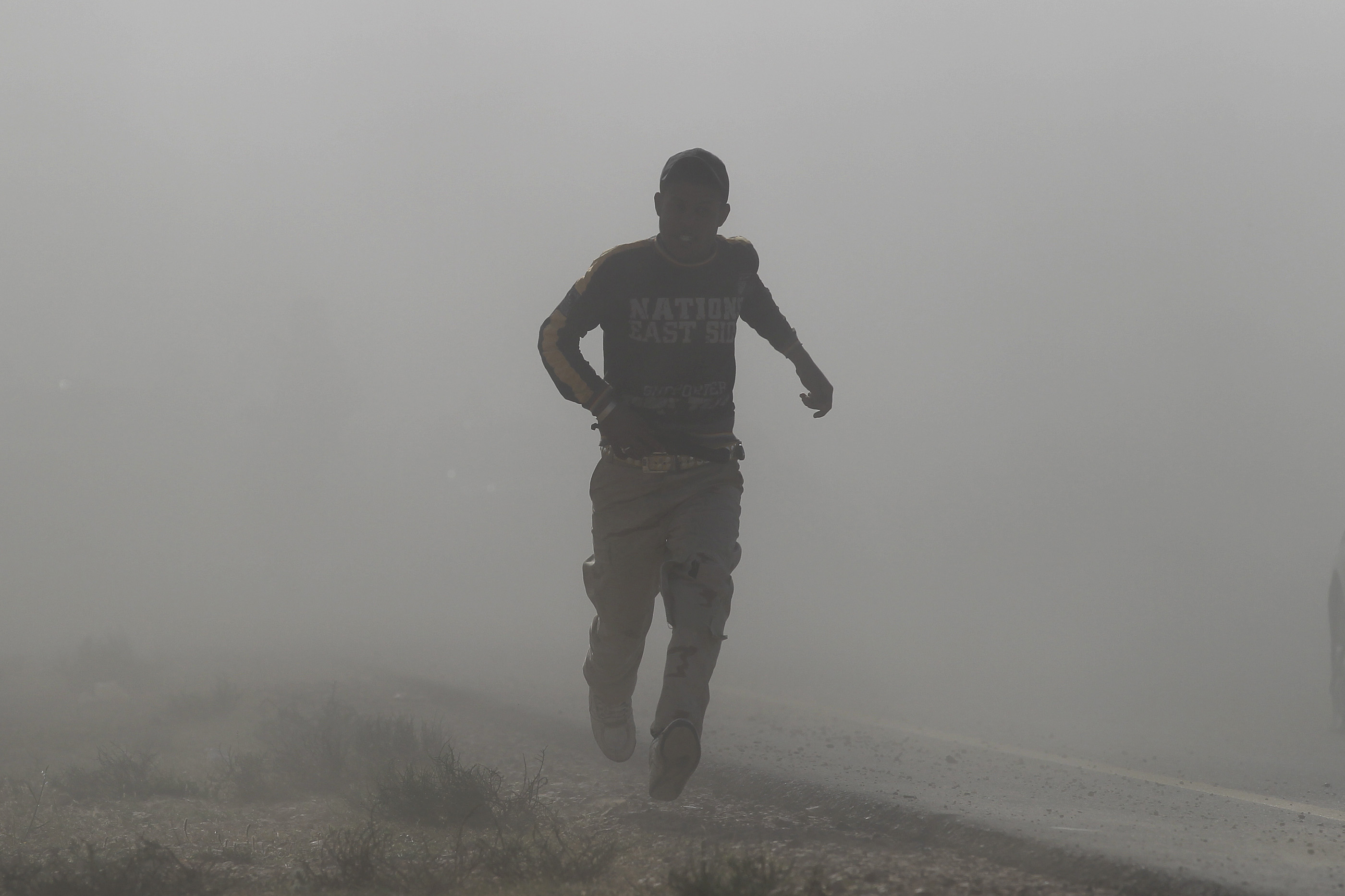 Όπου φύγει, φύγει οι αντάρτες από τη βομβαρδιζόμενη Μπρέγκα - ΦΩΤΟ REUTERS