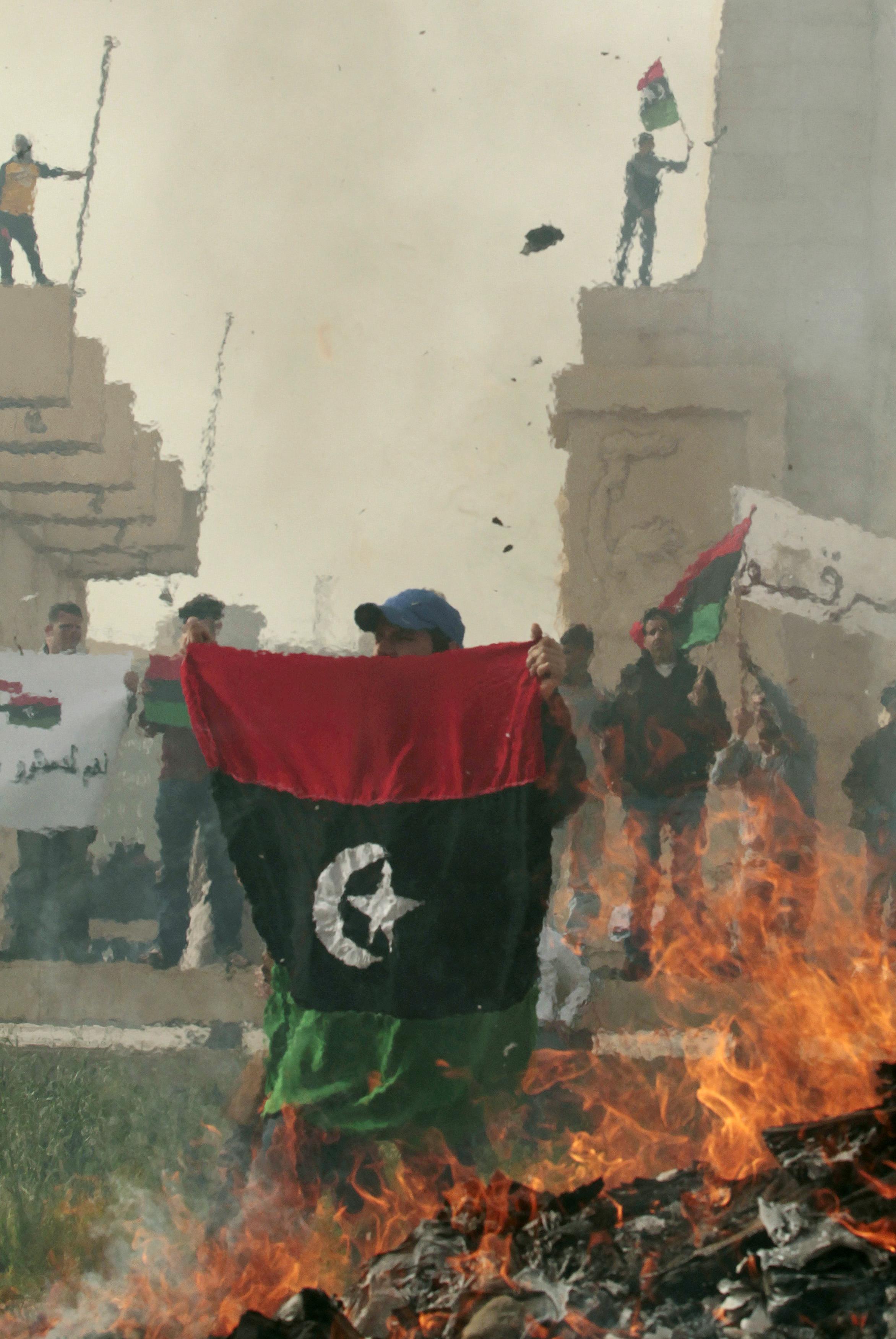 Η 
ένταση στη Βεγγάζη παραμένει - ΦΩΤΟ REUTERS