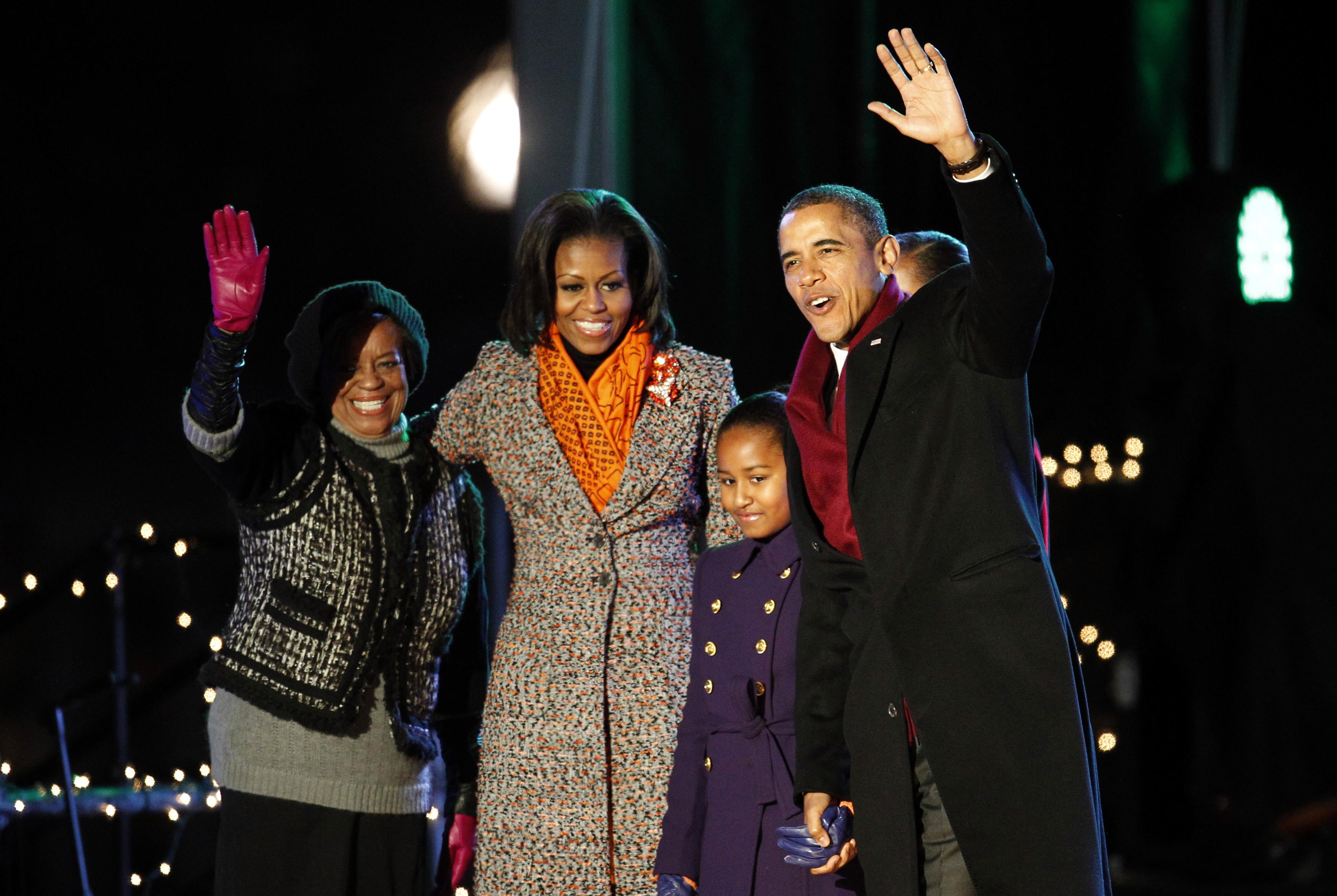 Μπαράκ και Μισέλ Ομπάμα, μαζί με τις κόρες τους Σάσα και Μαλια