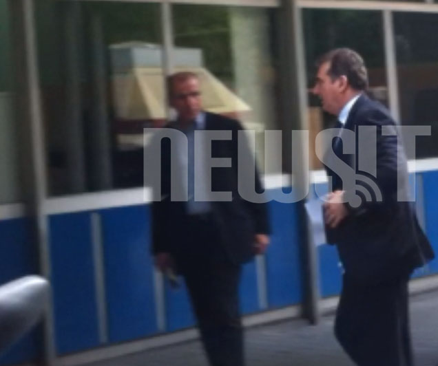 Λίγο μετά τις 10 ο
Μ. Χρυσοχοϊδης πέρασε την πόρτα του Υπουργείου Οικονομικών, νωρίτερα
είχε μπει ο Μ. Όθωνας