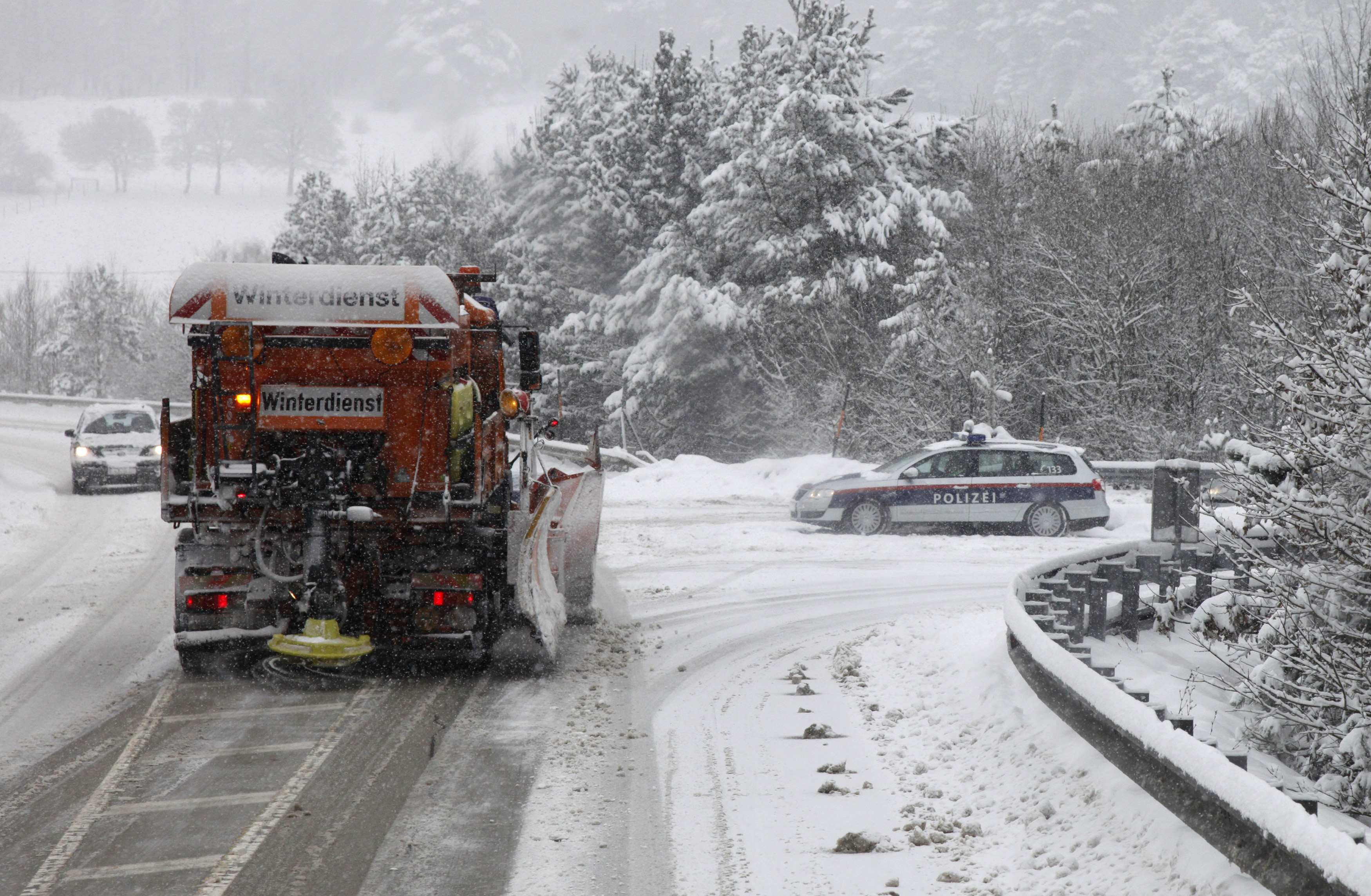 Προσπάθειες να ανοίξουν οι δρόμοι στη Βιέννη - ΦΩΤΟ REUTERS