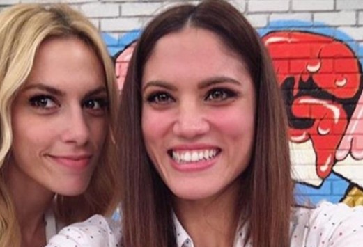 Δείτε ολόγυμνες τη Ντορέττα Παπαδημητρίου και τη Μαίρη Συνατσάκη!