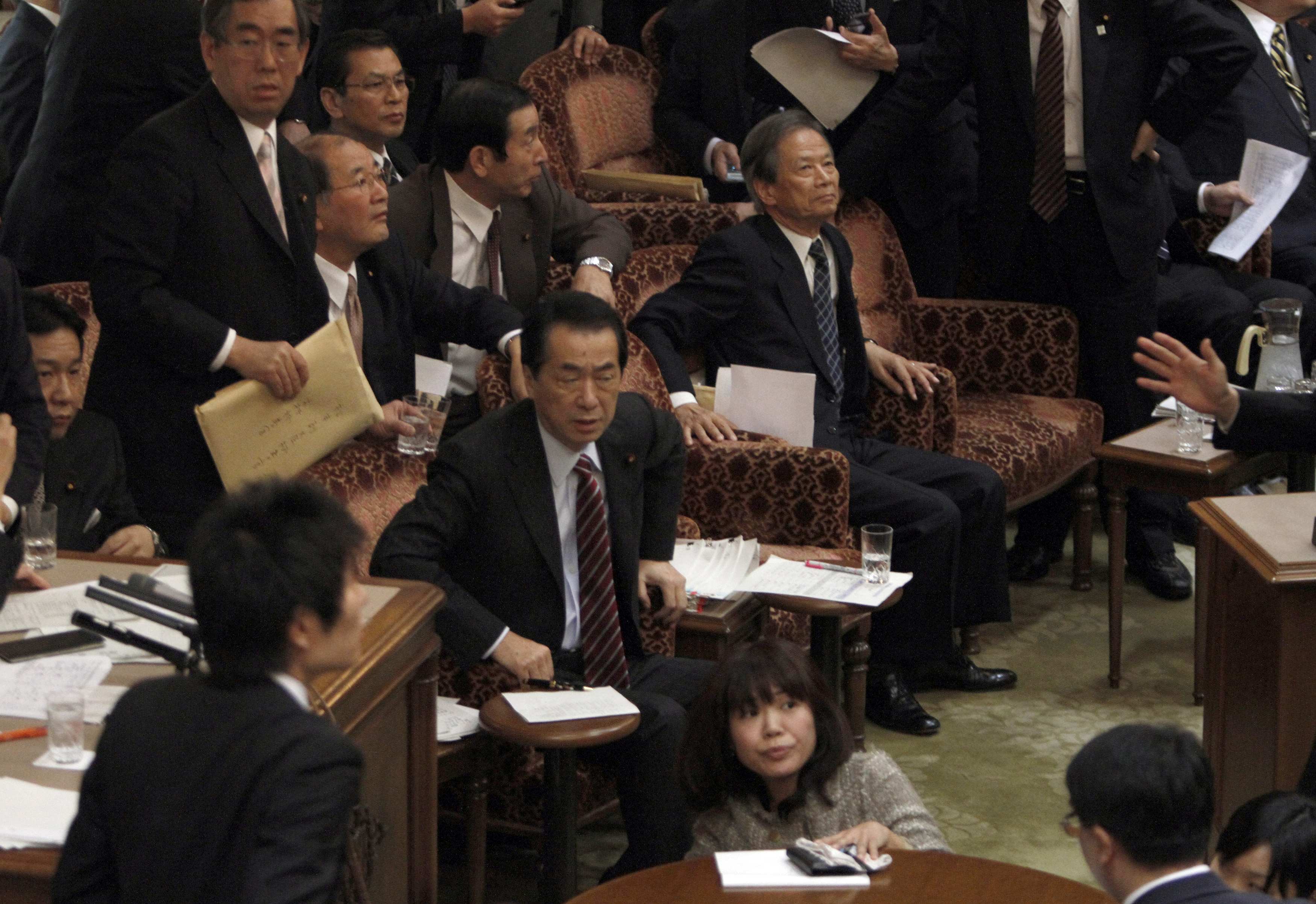 Ο πρωθυπουργος της Ιαπωνίας Ναότο Καν τρομαγμένος την ώρα του σεισμού. ΦΩΤΟ REUTERS