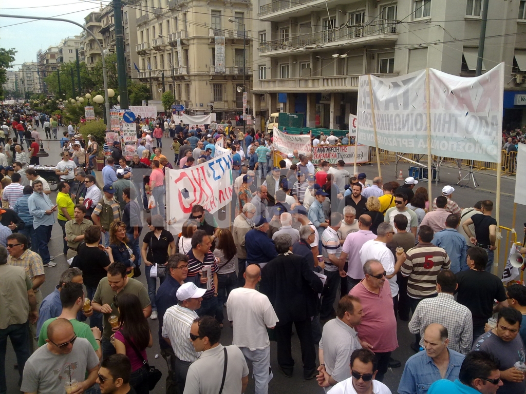 ΩΡΑ 11.30 Ο κόσμος έχει αρχίσει και πληθαίνει