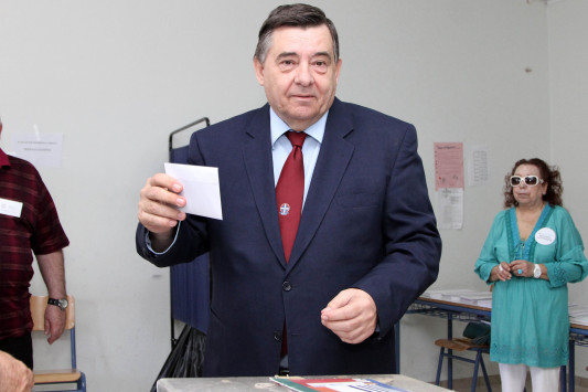 Aποκλείει ο Καρατζαφέρης συνεργασία με τη Ν.Δ. - 