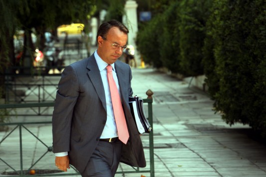 Ο Σταϊκούρας απειλεί με παραίτηση αν δεν φέρουν τα λεφτά οι τραπεζίτες! 2 STAIKOURAS2 533 355