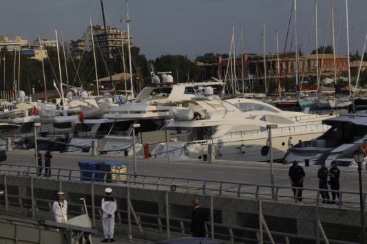 Απίστευτη κομπίνα πλουσίων για να μην πληρώνουν εφορία. Το έπαιζαν πλοιοκτήτες και αντί για 45% πλήρωναν 5% ! Απίστευτη κομπίνα πλουσίων για να μην πληρώνουν εφορία. Το έπαιζαν πλοιοκτήτες και αντί για 45% πλήρωναν 5% !