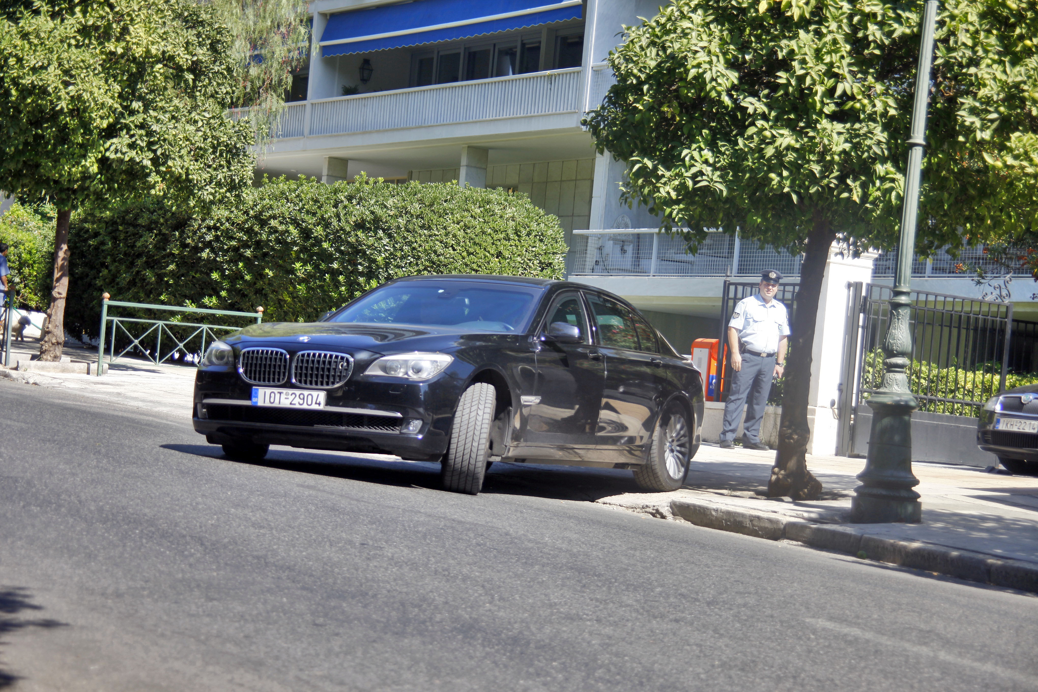 Το πρωθυπουργικό αυτοκίνητο αναχωρεί από το Μαξίμου ΦΩΤΟ EUROKINISSI