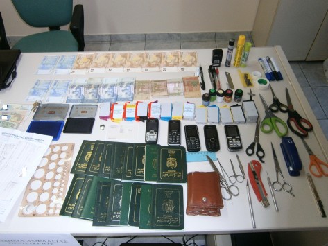 Είχαν γεμίσει την αγορά πλαστά διαβατήρια