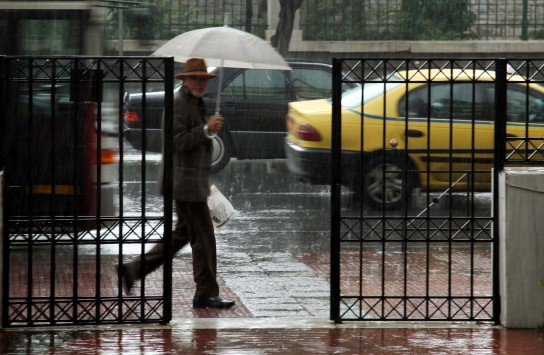 Βροχές και πτώση της θερμοκρασίας την Τετάρτη