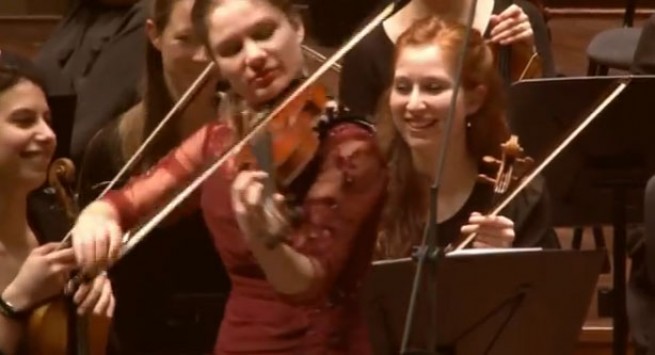 Η Ολλανδέζα που αποθέωσε με το βιολί της τον Τσιτσάνη! - VIDEO