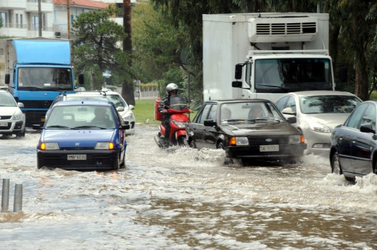 Φεύγει... ανατολικά η κακοκαιρία - Βροχερός καιρός και το Σαββατοκύριακο