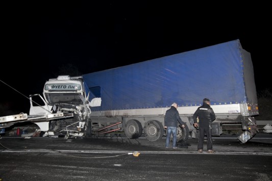 Μάχη για να κρατηθούν στη ζωή δίνουν 2 από τους τραυματίες της τραγωδίας στα Τέμπη – Συγκλονιστικές εικόνες 