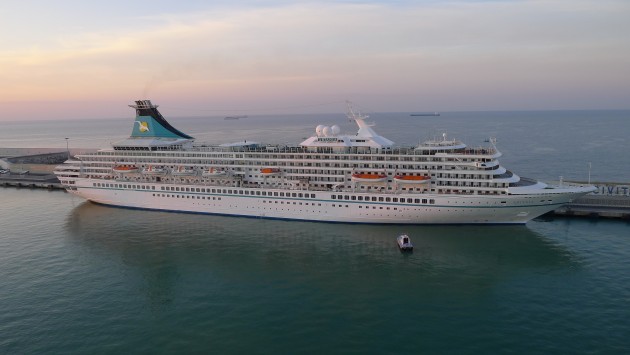 Θεσσαλονίκη: Έδεσε και εντυπωσιάζει το ''Artania'' - Το κρουαζιερόπλοιο μεταφέρει 1.000 τουρίστες!