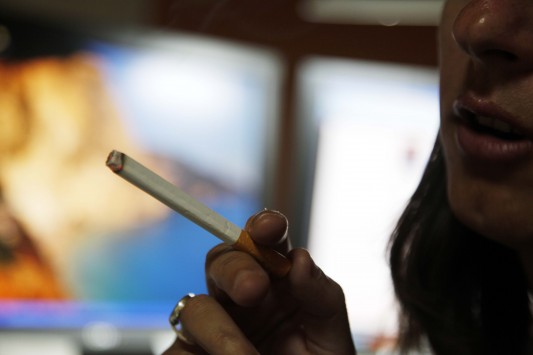 500 ευρώ πρόστιμα στους καπνιστές - “Ξέθαψαν” τον αντικαπνιστικό νόμο