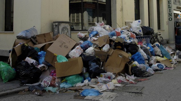 Ναύπλιο: Πέταξαν στα σκουπίδια 200.000€ - Απίστευτη ιστορία σε τράπεζα!