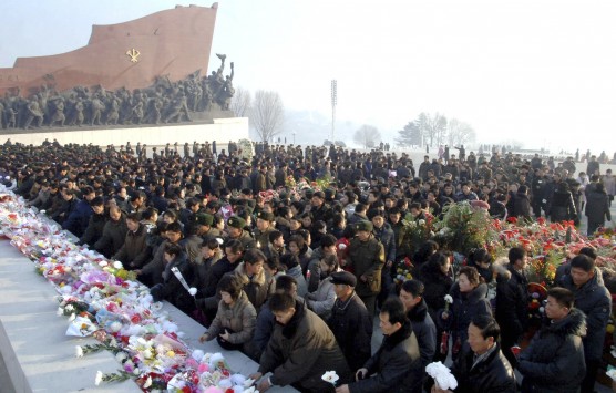 Βόρεια Κορέα: Από την εκτέλεση στην... παρέλαση για την επέτειο θανάτου του Κιμ Γιονγκ Ιλ (ΦΩΤΟ, VIDEO)