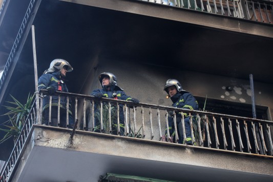 Ναυπακτία: Κάηκε ζωντανή μπροστά στον άντρα της - Οι φλόγες εγκλώβισαν τη γυναίκα!