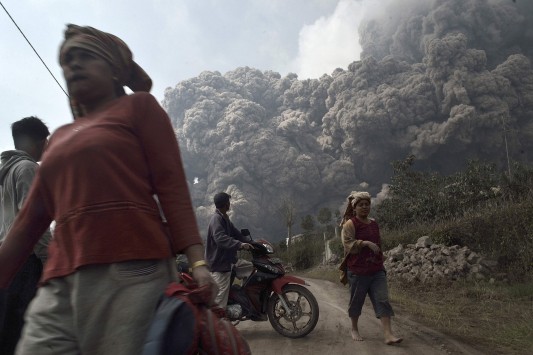 Τραγωδία από έκρηξη ηφαιστείου στην Ινδονησία! - ΠΡΟΣΟΧΗ σκληρές εικόνες