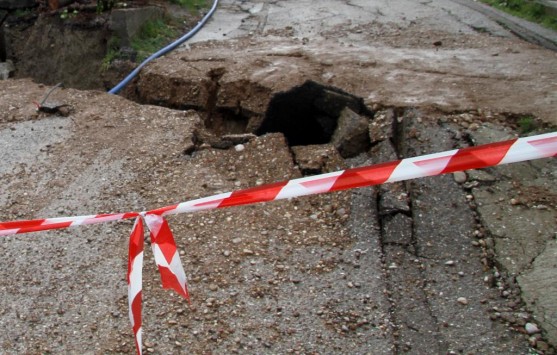 Καθίζηση και ρωγμές σε σπίτια στη Μεγαλόπολη