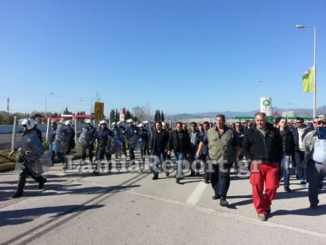 Φθιώτιδα: Έκλεισαν την εθνική οδό οι αγρότες - Αύριο πάνε Αθήνα - ΒΙΝΤΕΟ & ΦΩΤΟ