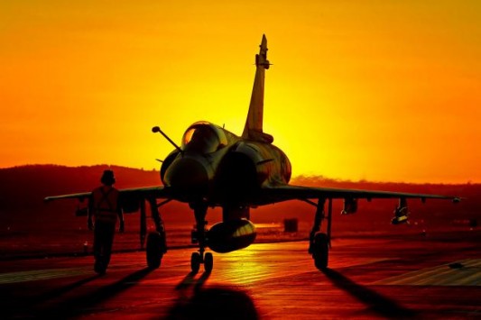 `Μάγκας` πιλότος σώζει Mirage 2000 με σβηστό κινητήρα!