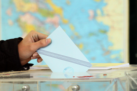 Νέα δημοσκόπηση δείχνει προβάδισμα του ΣΥΡΙΖΑ στις ευρωεκλογές