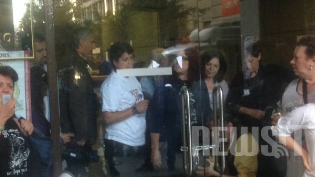 ΥΠΟΙΚ για τις καθαρίστριες: Δεν έχουμε υποχρέωση να τις επαναπροσλάβουμε