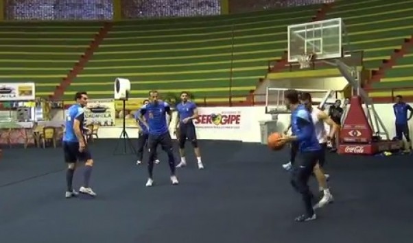 Παίζουν και μπάσκετ οι ποδοσφαιριστές της Εθνικής (VIDEO)