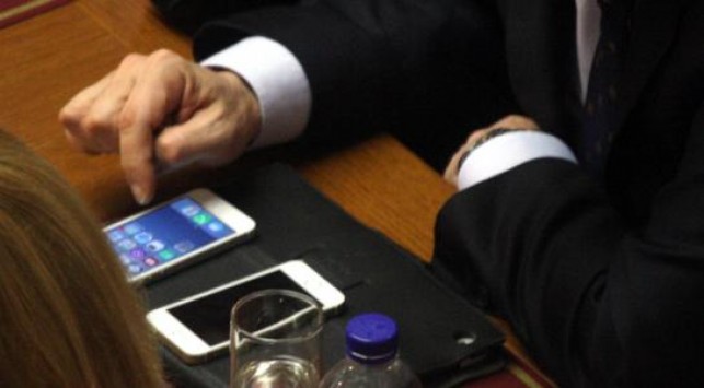 Τα smartphones γίνονται πιστωτικές κάρτες