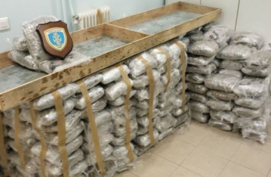 Πάτρα: Αστυνομικός σκύλος εντόπισε 348 κιλά χασίς μέσα σε φορτηγό με καρπούζια!