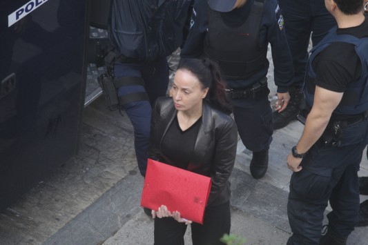 Βόλτες στον κήπο και delivery για τη Βίκυ Σταμάτη στο Δρομοκαϊτειο 