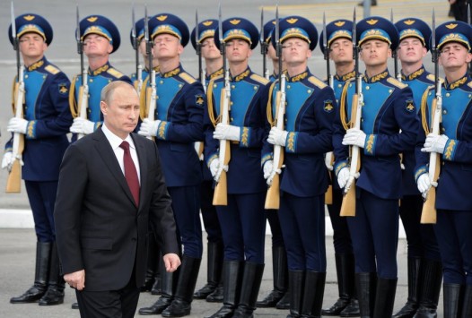 Επίδειξη δύναμης από τον Πούτιν στην ημέρα του ρωσικού στόλου (PHOTOS)
