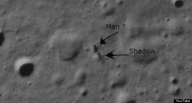Τι είναι αυτή η φιγούρα που περπατά στο φεγγάρι; - Video που σαρώνει στο internet