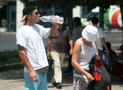 Θα... βράσουμε και το Σαββατοκύριακο! Η πρόγνωση του καιρού