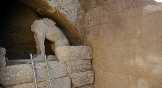 Μια `ανάσα` από τα μυστικά του τύμβου στην Αμφίπολη - Όσα δεν ξέρετε για τον αρχιτέκτονα του αρχαίου τάφου - Τι έδειξαν οι μικροκάμερες