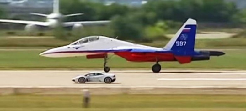 Μια Lamborghini Huracán τα… βάζει με ένα Sukhoi Su-27 Flanker (VIDEO)