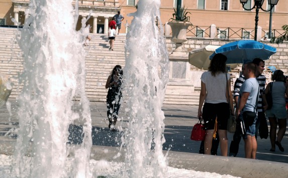 Πέφτει η θερμοκρασία την Παρασκευή κι έρχονται βροχές 