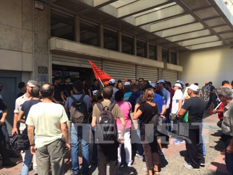 Στους δρόμους ξανά η ΠΟΕ - ΟΤΑ - Ολοκληρώθηκε η πορεία διαμαρτυρίας για την αξιολόγηση (PHOTOS)