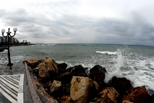 Δυνατοί άνεμοι και τοπικές νεφώσεις την Παρασκευή