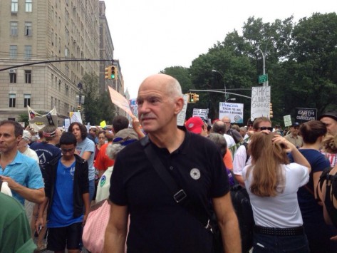 Ο Γιώργος Παπανδρέου... διαδηλωτής στη Νέα Υόρκη (ΦΩΤΟ) 