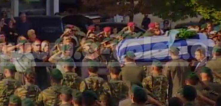 Ράγισαν και οι πέτρες στις κηδείες των τριών παλικαριών σε Βόλο και Πάτρα! - Οδυρμός στο τελευταίο αντίο