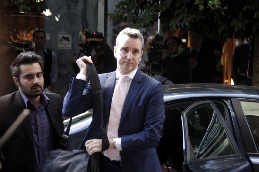 Βόμβα μεγατόνων από την τρόικα: Καταργήστε τις 100 δόσεις για τα χρέη
