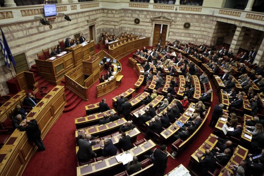 Στη σκιά Ψυχάρη πέρασαν οι τροπολογίες για `κόκκινα` δάνεια και ΕΝΦΙΑ – Διαφοροποίηση από Κακλαμάνη και Κασσή