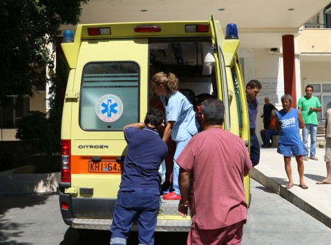 Βόλος: `Έστειλε` τη γυναίκα του στο νοσοκομείο κι ο ίδιος κατέληξε στο κρατητήριο