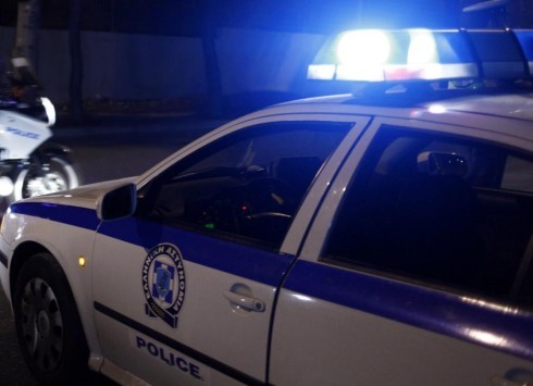 Αστυνομικοί εντόπισαν και συνέλαβαν κατηγορούμενο για βιασμό
