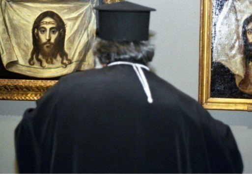 Τρίκαλα: Ο παπάς πλάκωσε στο ξύλο την παπαδιά - Σάλος από τη μήνυση που κατέθεσε η γυναίκα σε αστυνομικό τμήμα!