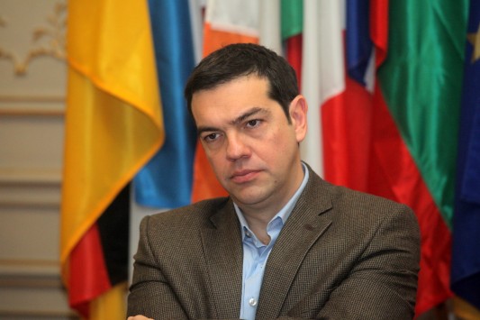 Συνάντηση Τσίπρα – Νταβούτογλου στο αεροδρόμιο 